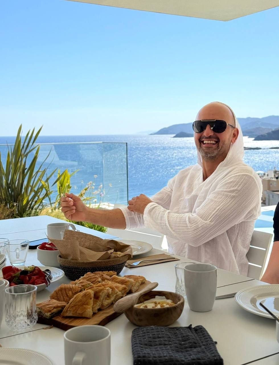 Breakfast on the terrace during the Crete retreat